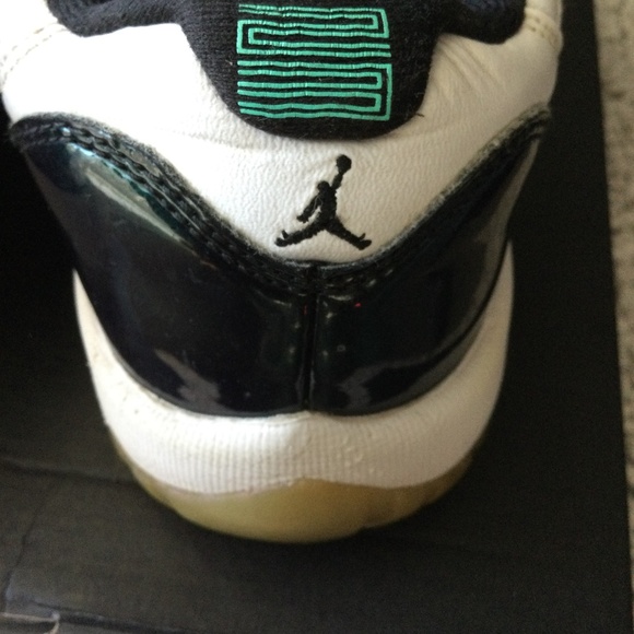 Jordan Retro 11 Low Emerald Green/Purple Flip-Flop - Picture 9 of 11